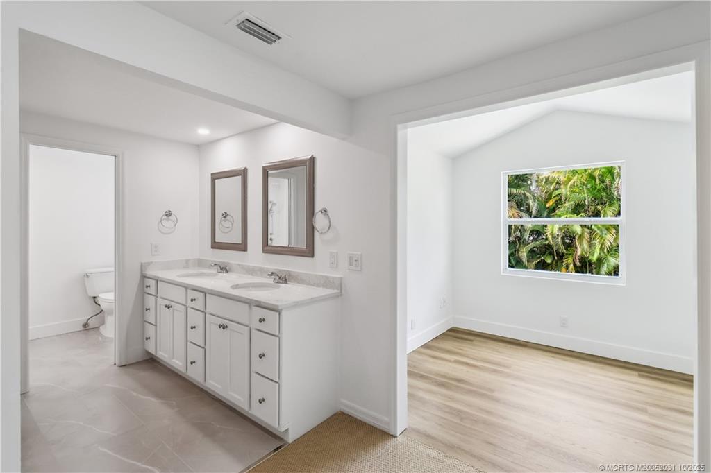 Sewalls Point, Florida, 34996, United States, 4 Bedrooms Bedrooms, ,3 BathroomsBathrooms,Residential,Active,1946306