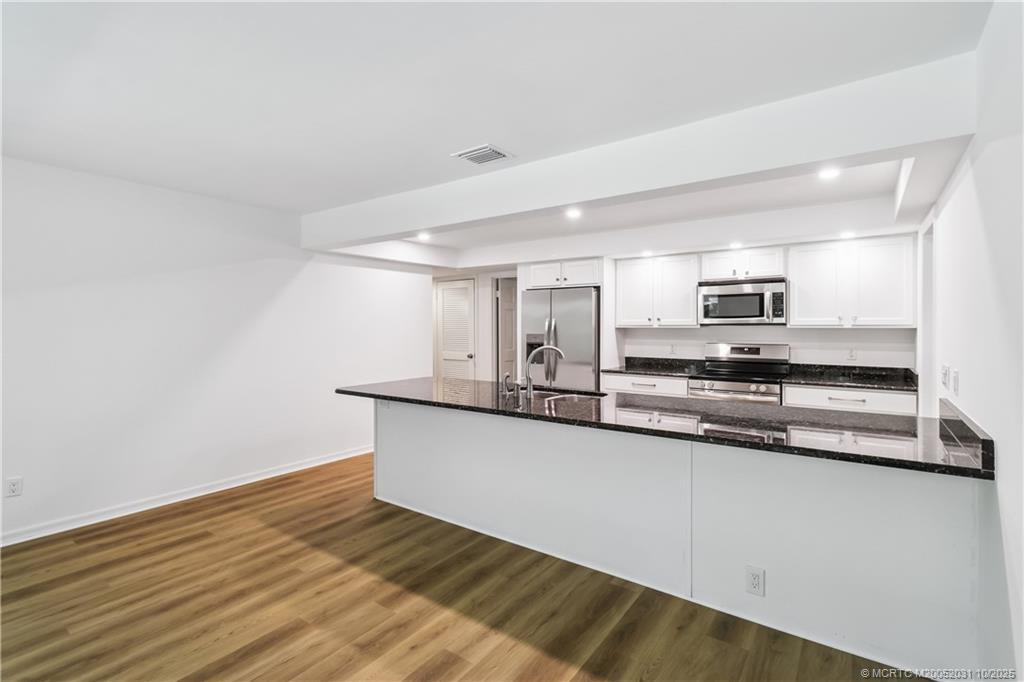 Sewalls Point, Florida, 34996, United States, 4 Bedrooms Bedrooms, ,3 BathroomsBathrooms,Residential,Active,1946306