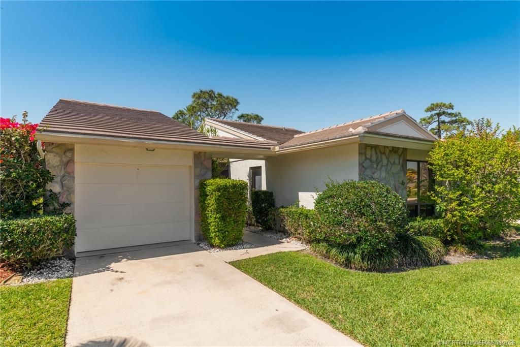 Photo of 2621 SW Egret Pond Circle, Palm City, FL 34990 (MLS # M20055066)