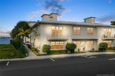 Photo of 53 SE Seminole Street #1A, Stuart, FL 34994 (MLS # M20052869)