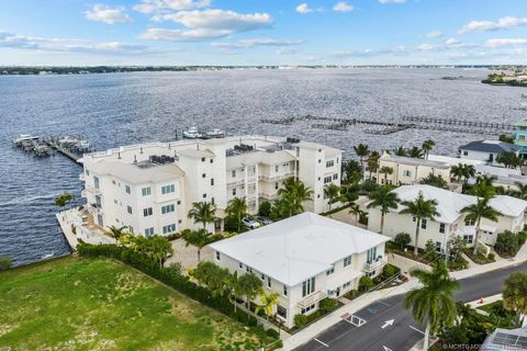 Photo of 53 SE Seminole Street #1A, Stuart, FL 34994 (MLS # M20052869)