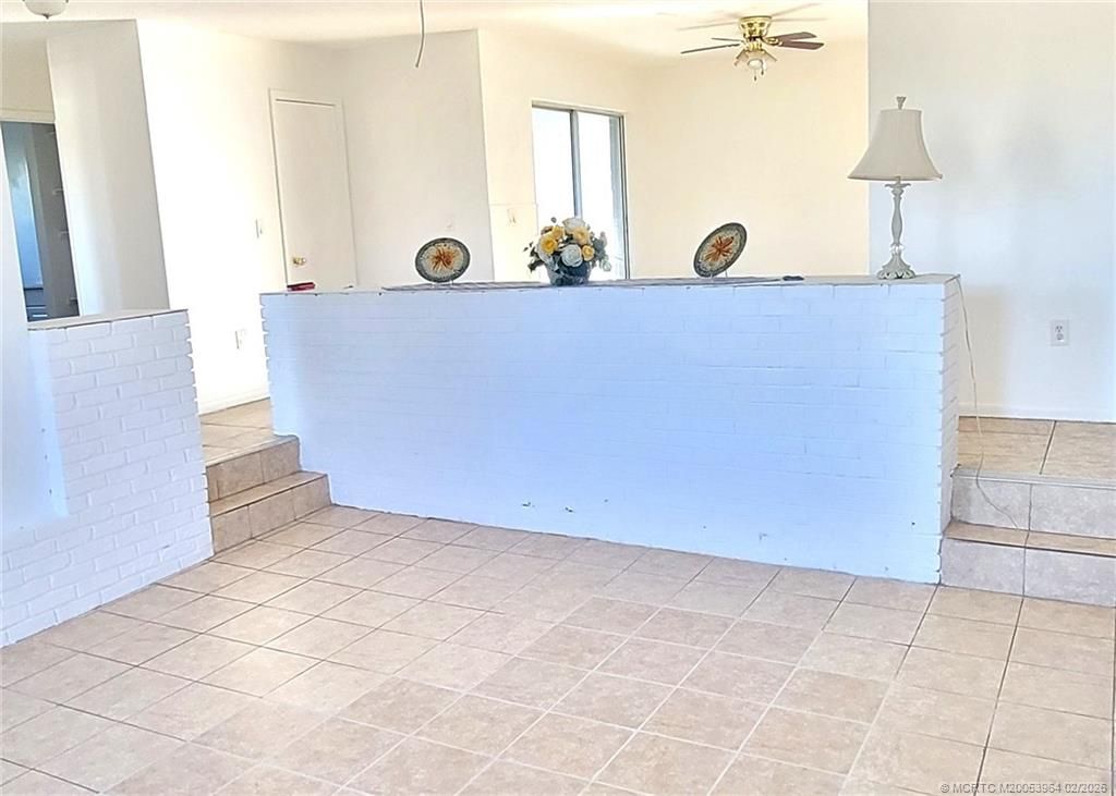 Photo of 350 NE Granduer Avenue, Port Saint Lucie, FL 34983 (MLS # M20053964)