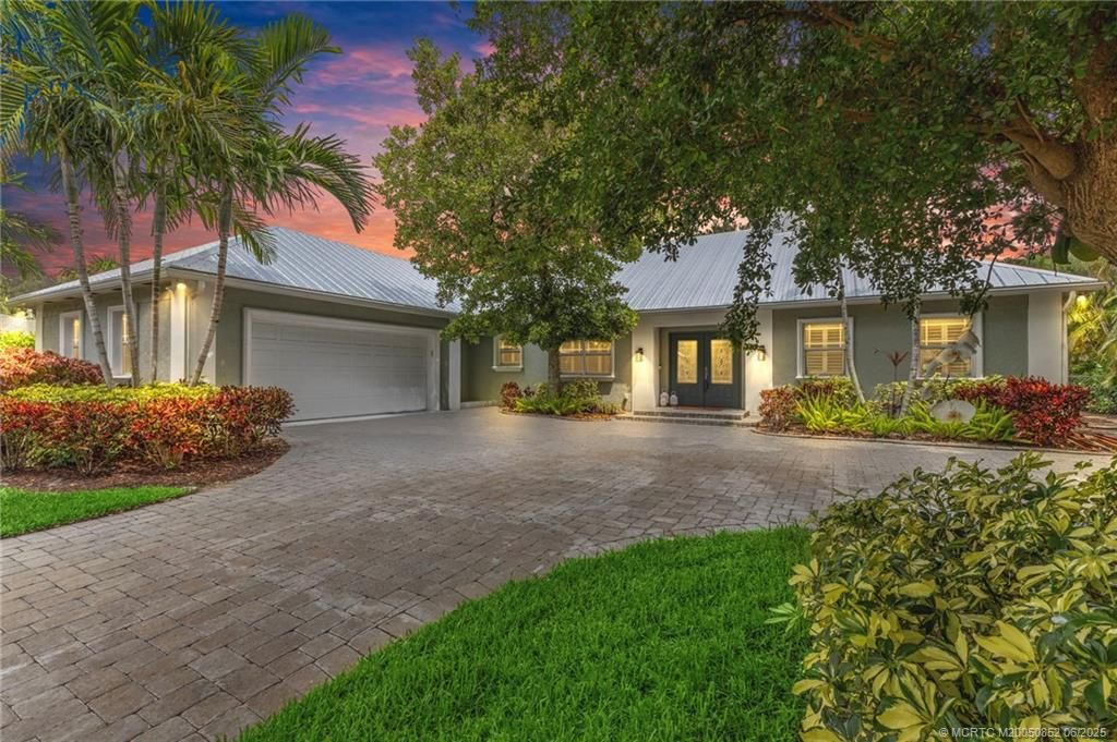 Photo of 4 Rio Vista Drive, Stuart, FL 34996 (MLS # M20050852)