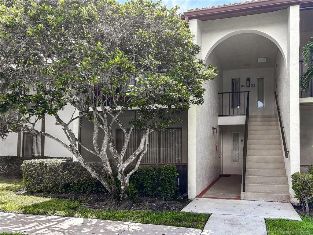 Photo of 1965 SW Silver Pine Way #H1, Palm City, FL 34990 (MLS # M20051785)