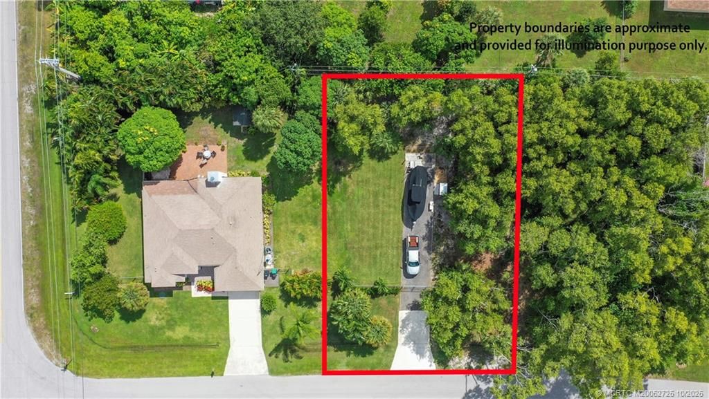 Photo of 2081 SE Dranson Circle, Port Saint Lucie, FL 34952 (MLS # M20052725)