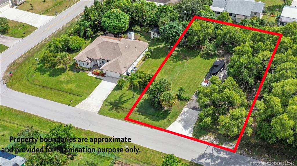 Photo of 2081 SE Dranson Circle, Port Saint Lucie, FL 34952 (MLS # M20052725)