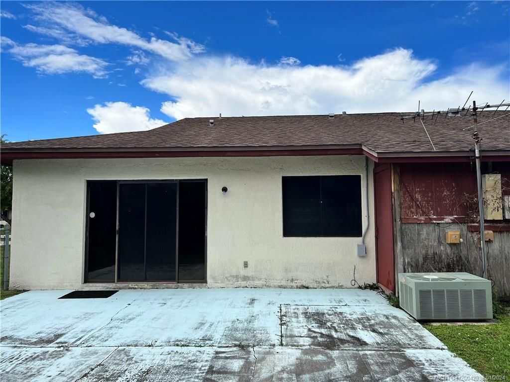 Photo of 1140 SE Saint Lawrence Way, Stuart, FL 34997 (MLS # M20042938)