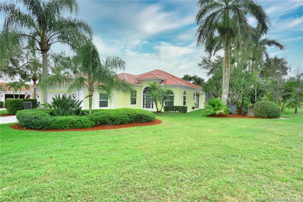 Photo of 1514 SW Eagleglen Place, Stuart, FL 34997 (MLS # M20049432)