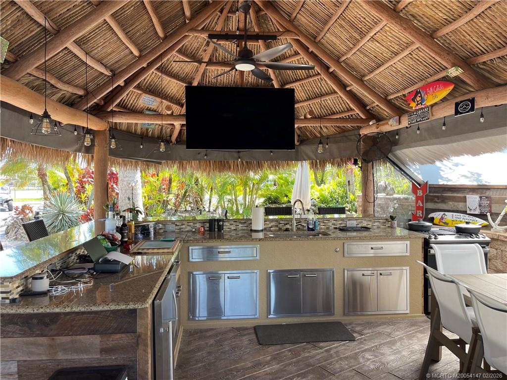 458 NW Foursome Lane