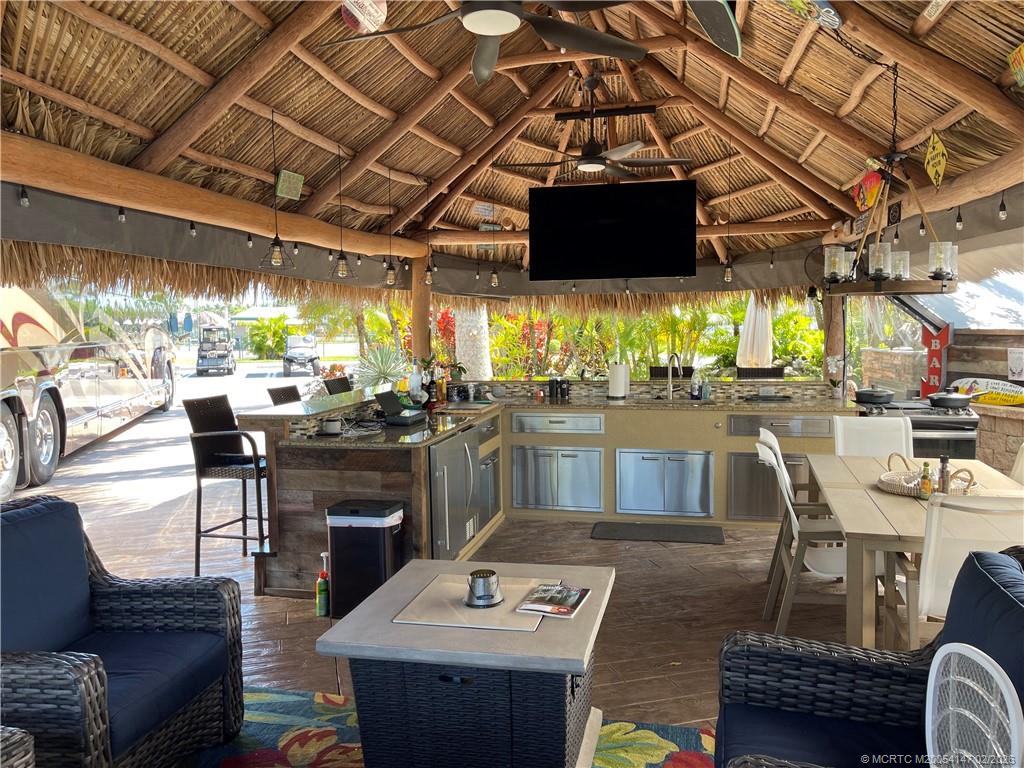 458 NW Foursome Lane