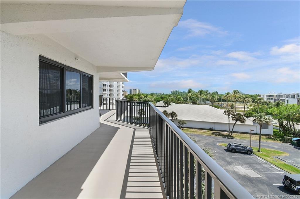 Jensen Beach, Florida 34957, United States, 2 Bedrooms Bedrooms, ,2 BathroomsBathrooms,Residential,Active,122880