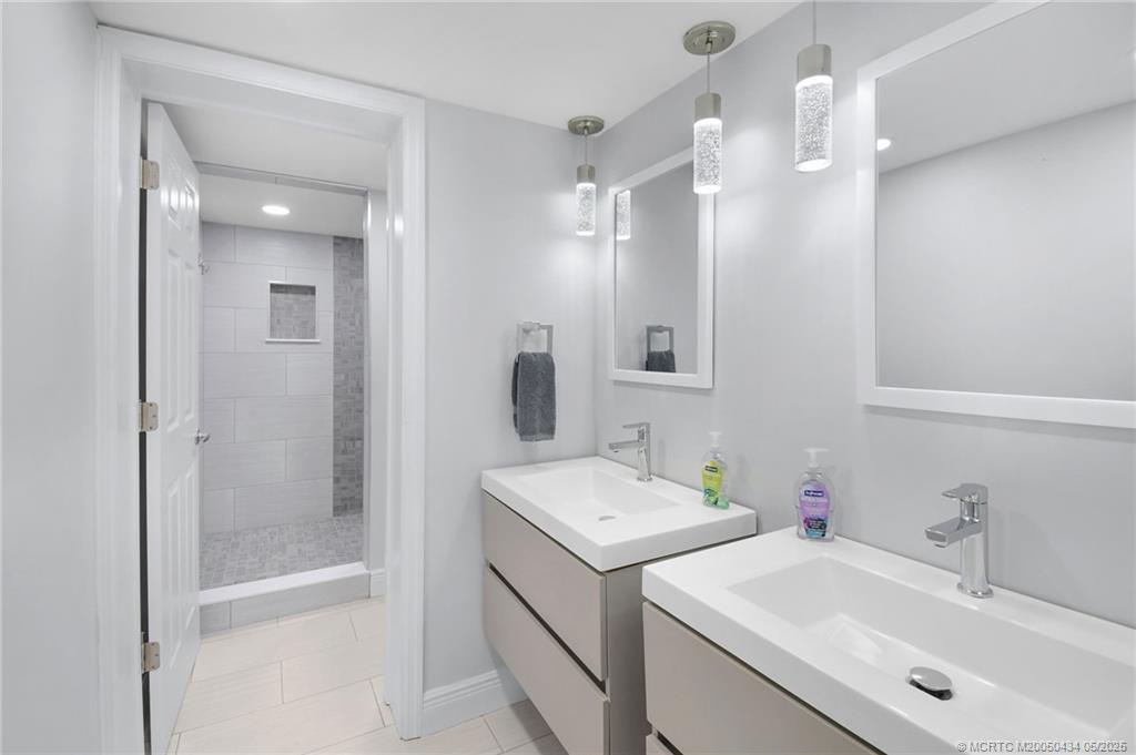 Jensen Beach, Florida 34957, United States, 2 Bedrooms Bedrooms, ,2 BathroomsBathrooms,Residential,Active,122880