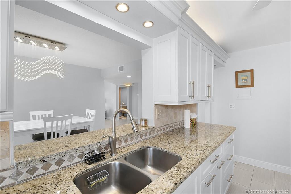 Jensen Beach, Florida 34957, United States, 2 Bedrooms Bedrooms, ,2 BathroomsBathrooms,Residential,Active,122880