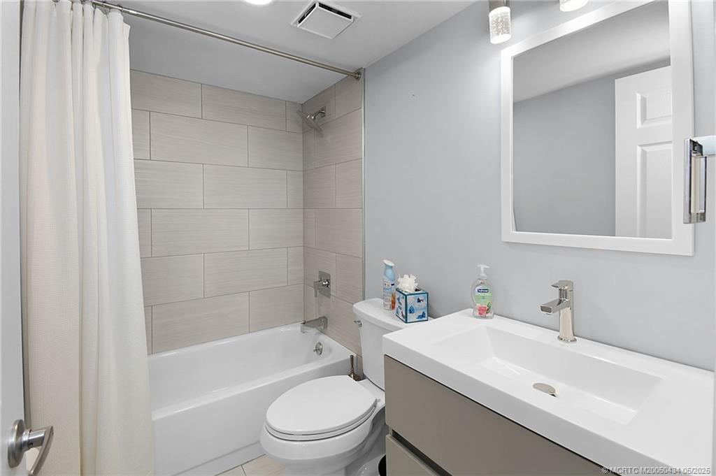 Jensen Beach, Florida 34957, United States, 2 Bedrooms Bedrooms, ,2 BathroomsBathrooms,Residential,Active,122880