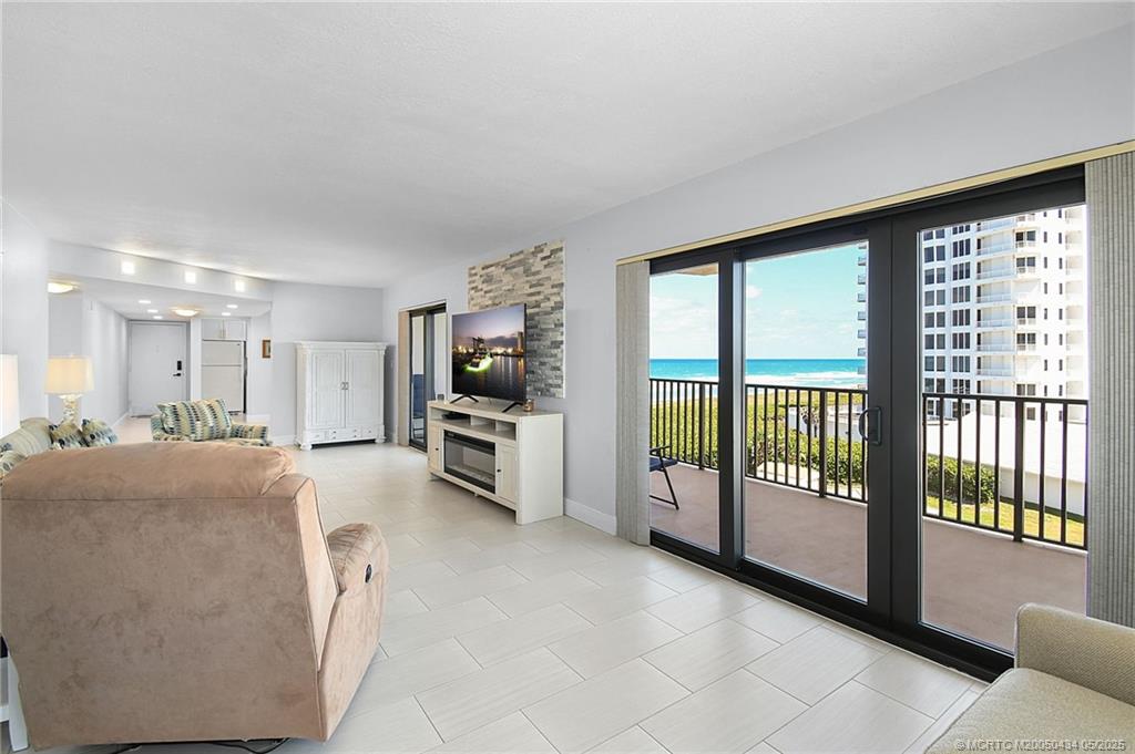 Jensen Beach, Florida 34957, United States, 2 Bedrooms Bedrooms, ,2 BathroomsBathrooms,Residential,Active,122880