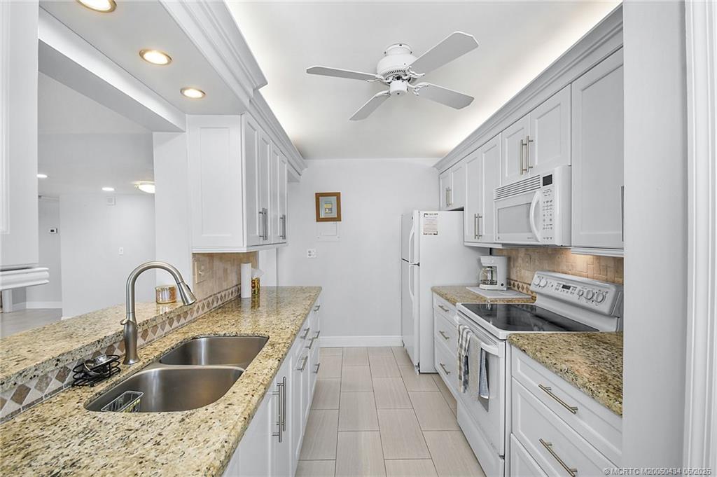 Jensen Beach, Florida 34957, United States, 2 Bedrooms Bedrooms, ,2 BathroomsBathrooms,Residential,Active,122880