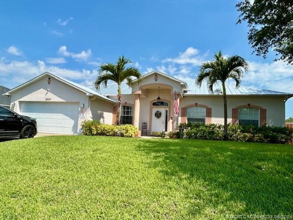 Photo of 2609 SW Harem Circle, Port Saint Lucie, FL 34953 (MLS # M20045235)