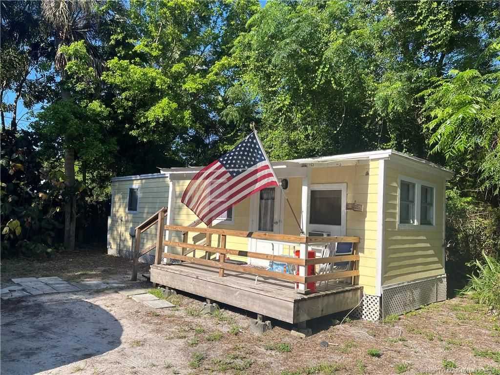 Photo of FL 34957 (MLS # M20045194)