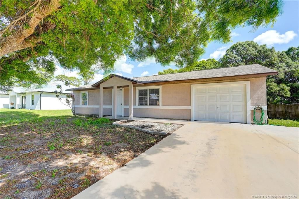 Photo of 5304 Seagrape Drive, Fort Pierce, FL 34982 (MLS # M20043531)