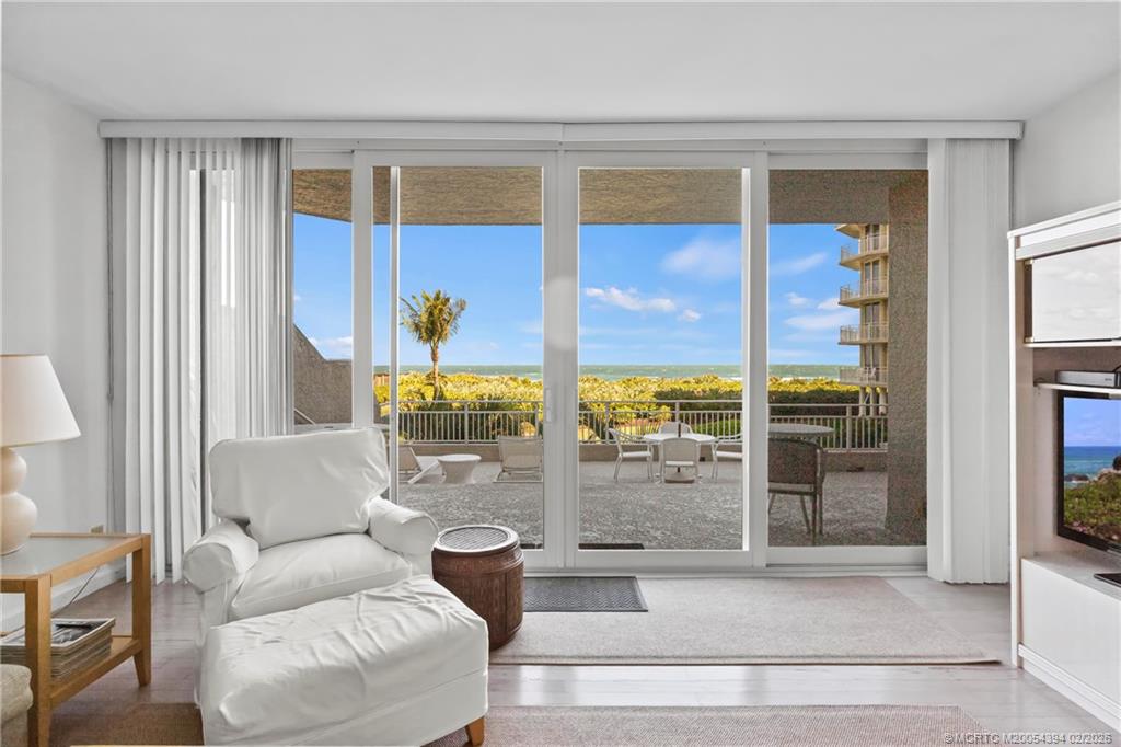 579 NE Plantation Road S-103