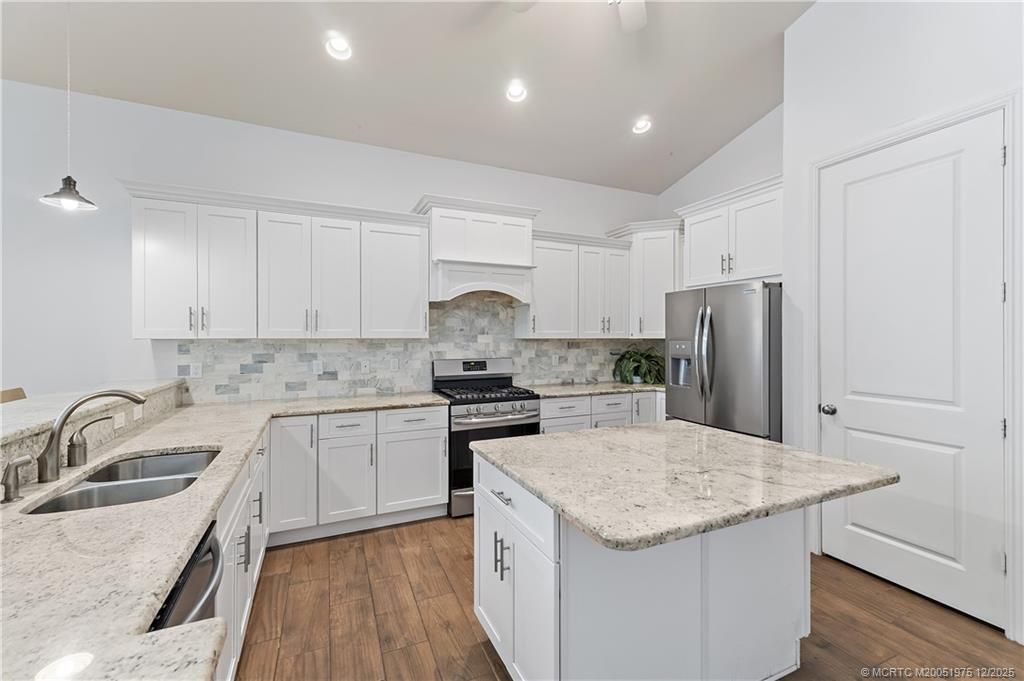 Photo of 942 SW 27th Street, Palm City, FL 34990 (MLS # M20051975)