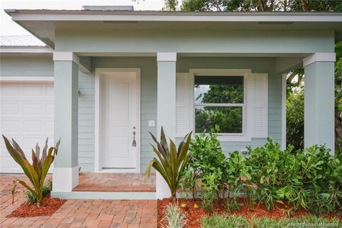 Photo of 942 SW 27th Street, Palm City, FL 34990 (MLS # M20051975)
