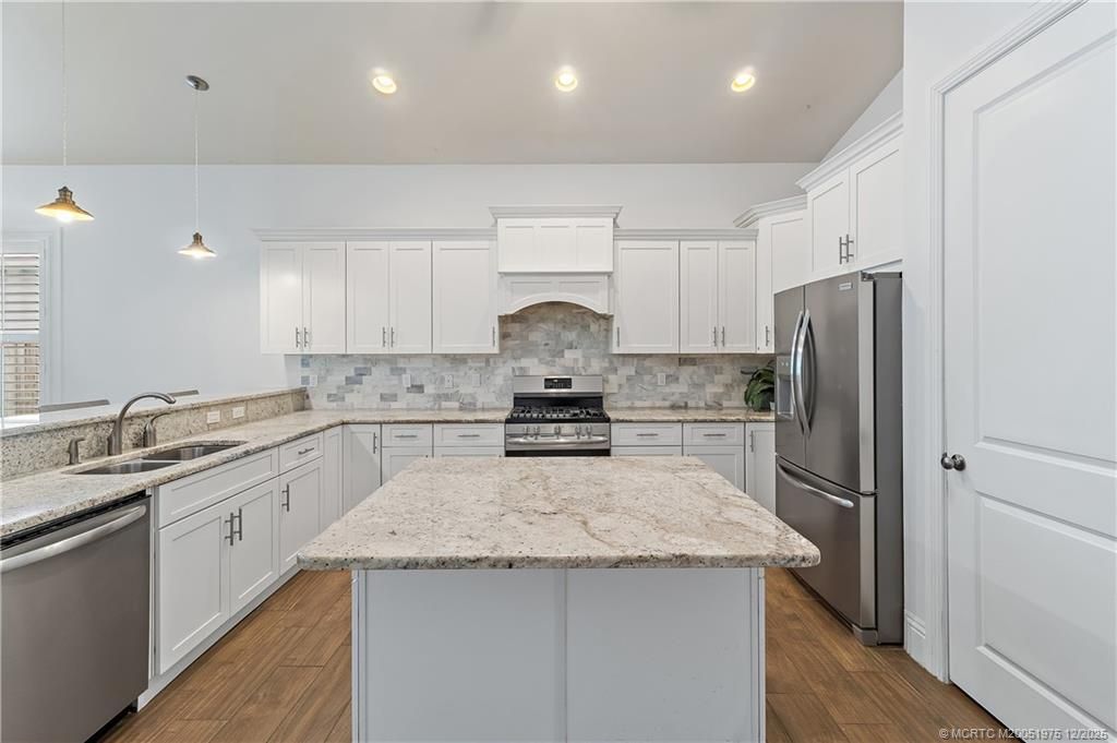 Photo of 942 SW 27th Street, Palm City, FL 34990 (MLS # M20051975)