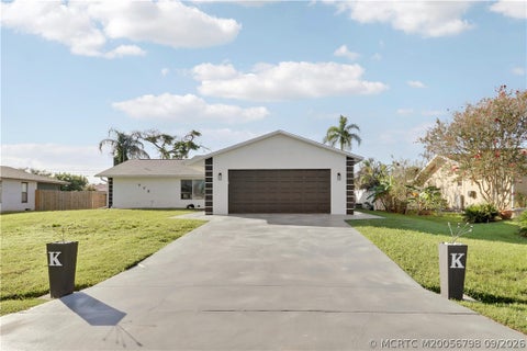 Homes For Sale - 778 SE Albatross Avenue<br/> Port St. Lucie, FL 34983