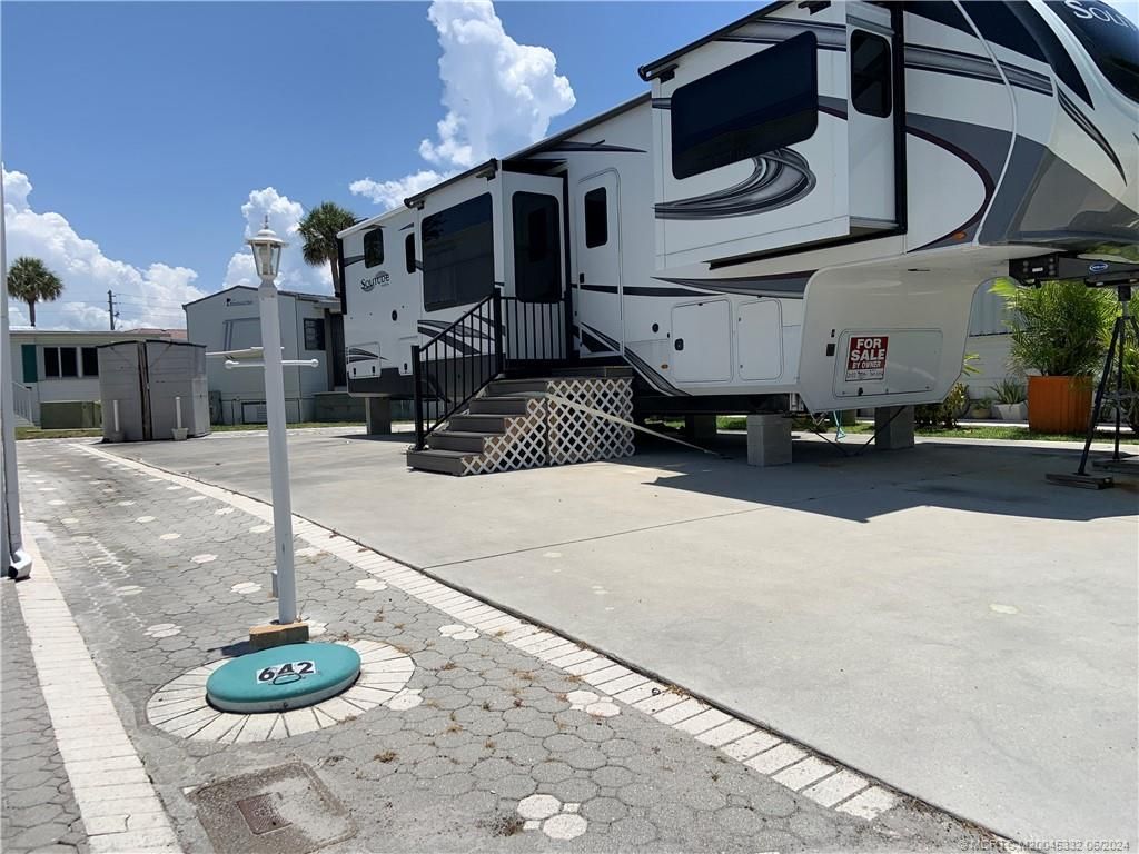 Photo of 642 Nettles Boulevard, Jensen Beach, FL 34957 (MLS # M20045332)