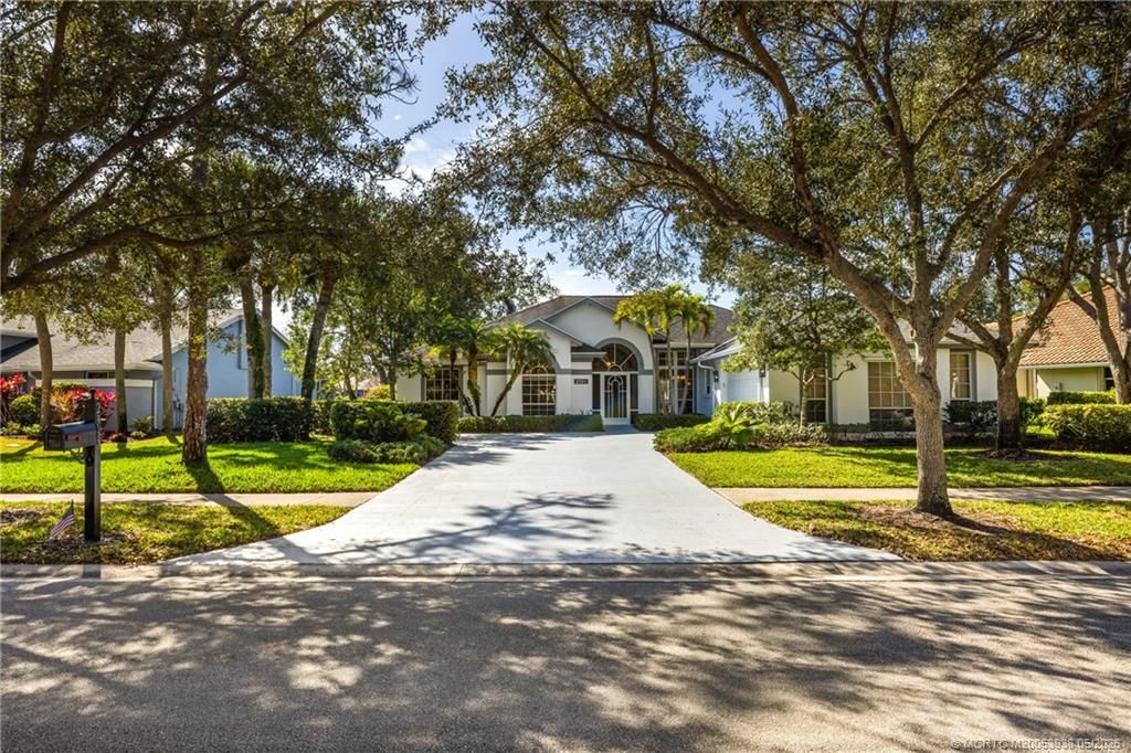 Photo of 2368 SW Danforth Circle, Palm City, FL 34990 (MLS # M20053938)