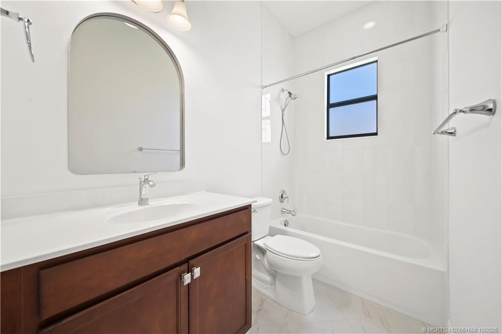 Palm City, Florida, 34990, United States, 3 Bedrooms Bedrooms, ,4 BathroomsBathrooms,Residential,Active,1903241