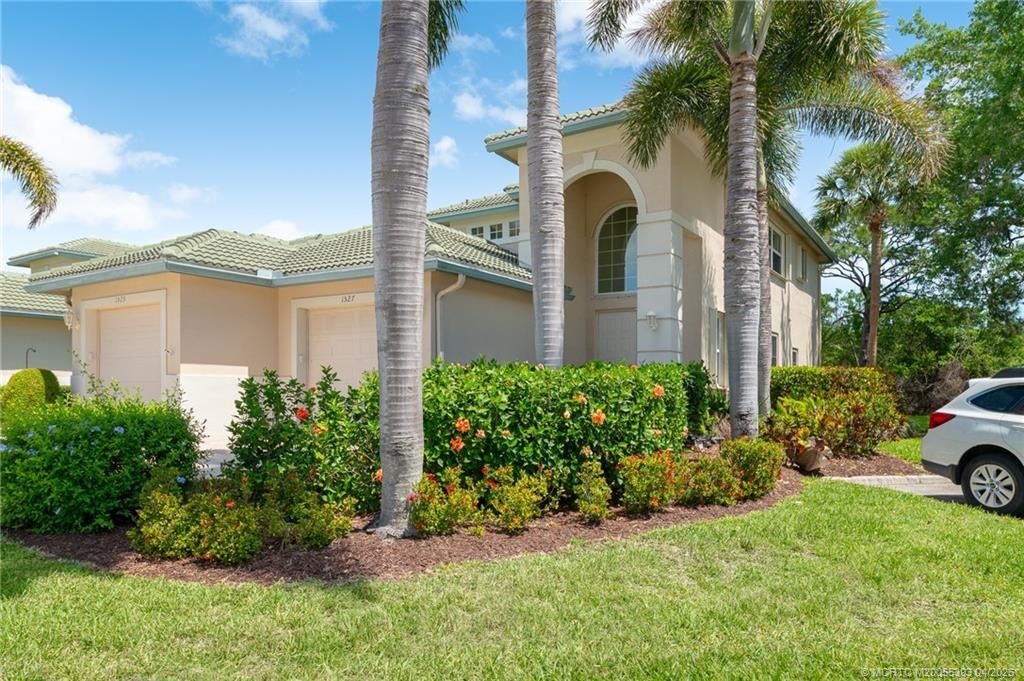 Photo of 1527 SE Prestwick Lane #6D, Port Saint Lucie, FL 34952 (MLS # M20055393)