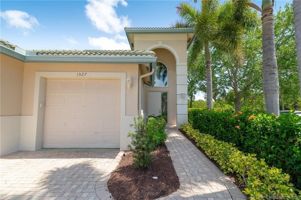 Photo of 1527 SE Prestwick Lane #6D, Port Saint Lucie, FL 34952 (MLS # M20055393)