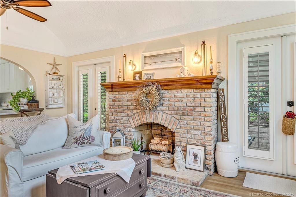 Photo of 313 SE Pelican Drive, Stuart, FL 34996 (MLS # M20048261)