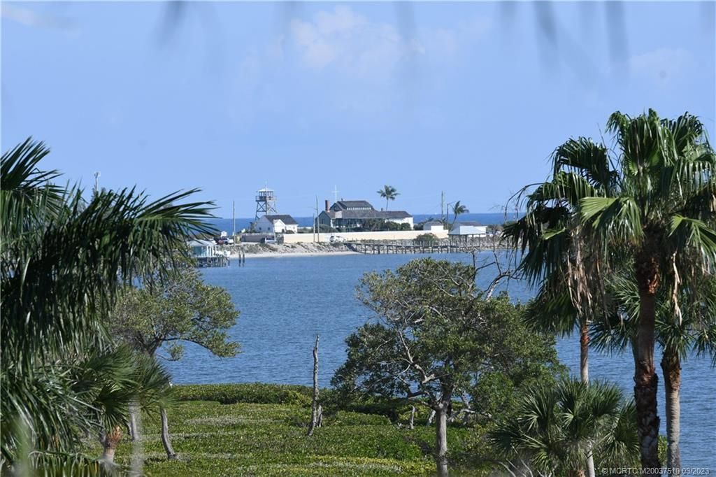 Photo of 40 NE Plantation Road #403, Stuart, FL 34996 (MLS # M20037519)