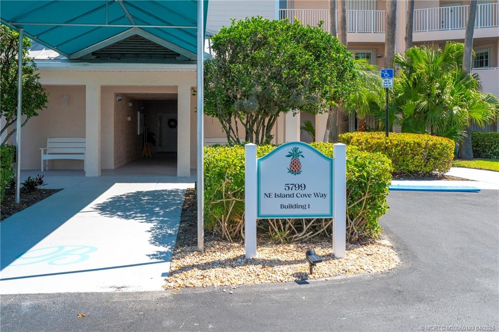 Stuart, Florida 34996, United States, 3 Bedrooms Bedrooms, ,3 BathroomsBathrooms,Residential,Active,110805