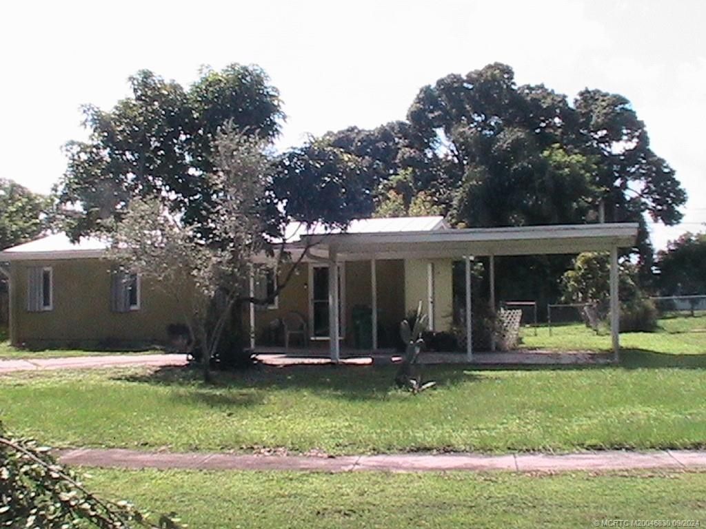 Photo of 140 Eaton Drive, Port Saint Lucie, FL 34952 (MLS # M20046830)