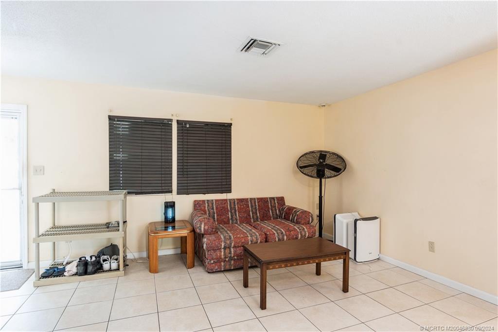 Port Saint Lucie, Florida 34952, United States, 2 Bedrooms Bedrooms, ,1 BathroomBathrooms,Residential,Pending,42853