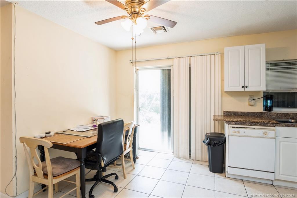 Port Saint Lucie, Florida 34952, United States, 2 Bedrooms Bedrooms, ,1 BathroomBathrooms,Residential,Pending,42853