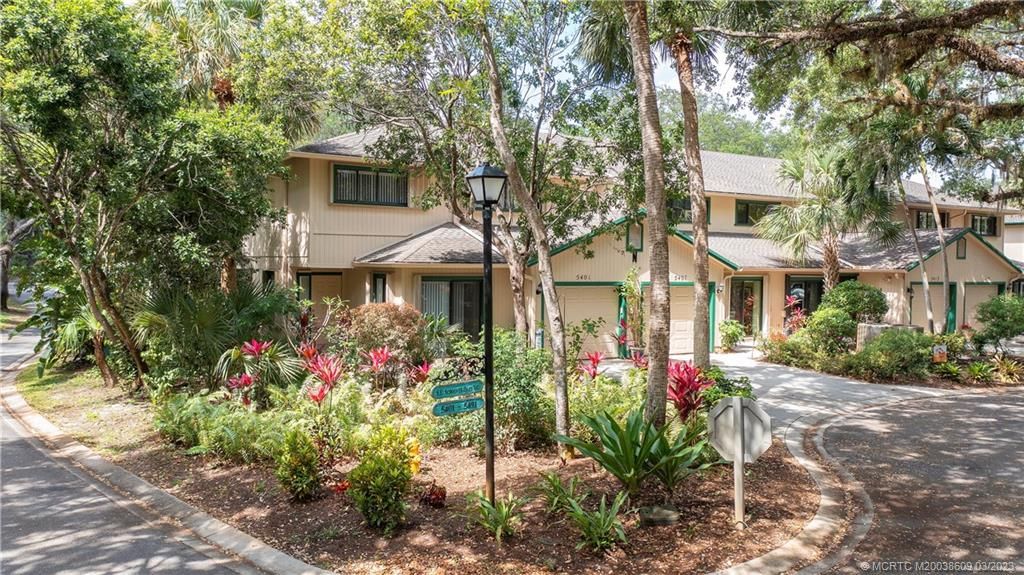 Photo of 5401 SE Schooner Oaks Way, Stuart, FL 34997 (MLS # M20038609)
