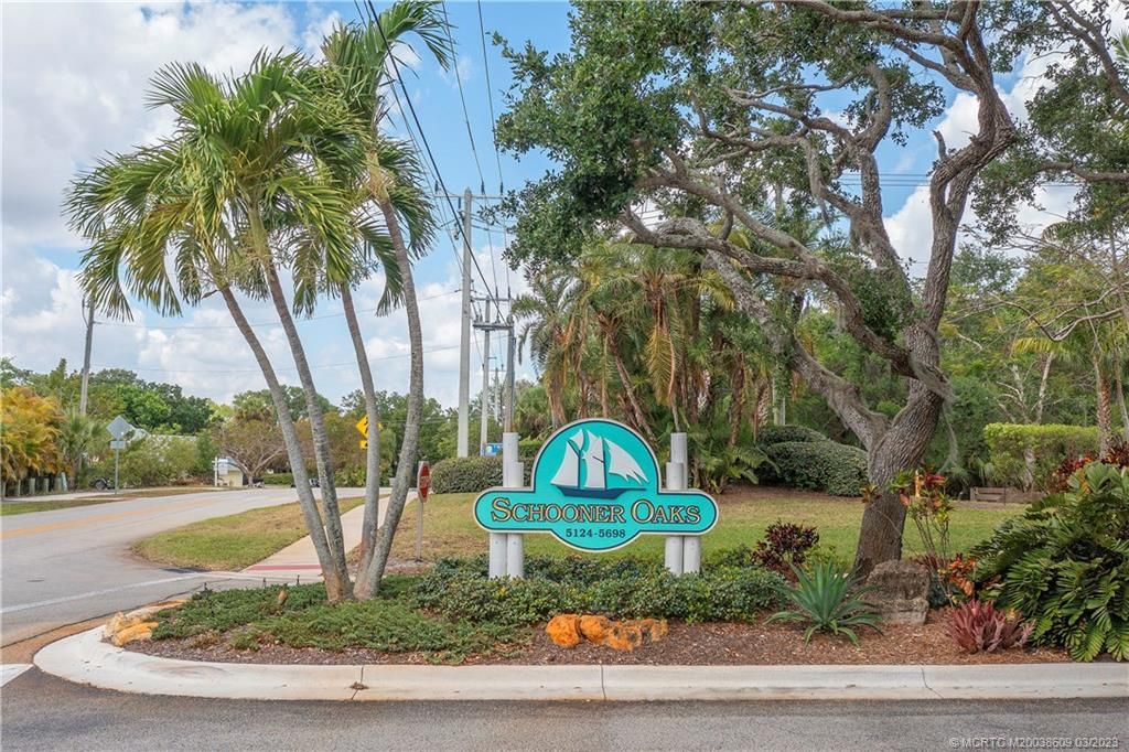 Photo of 5401 SE Schooner Oaks Way, Stuart, FL 34997 (MLS # M20038609)