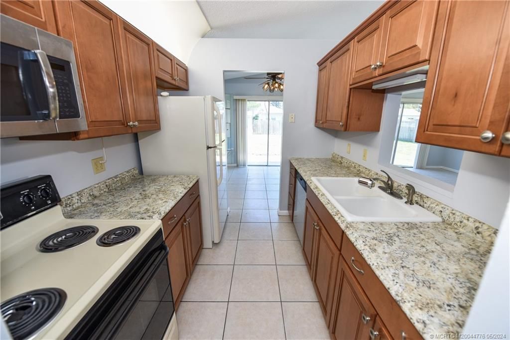 Photo of 3049 SE Lime Tree Terrace, Stuart, FL 34997 (MLS # M20044776)