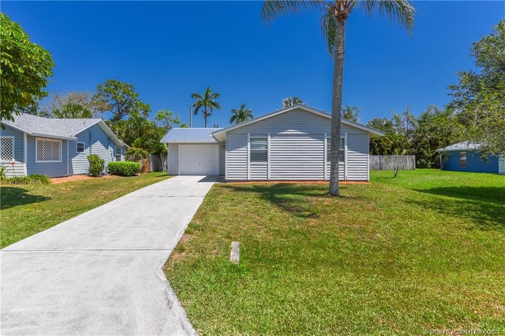 Photo of 3049 SE Lime Tree Terrace, Stuart, FL 34997 (MLS # M20044776)