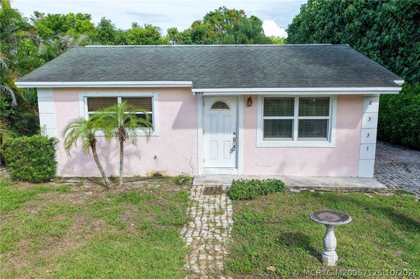8331 SE LUNDY ST, HOBE SOUND, FL 33455 - Image a19ee2028958f4b61ce4ea1daad1de0b/1031412712