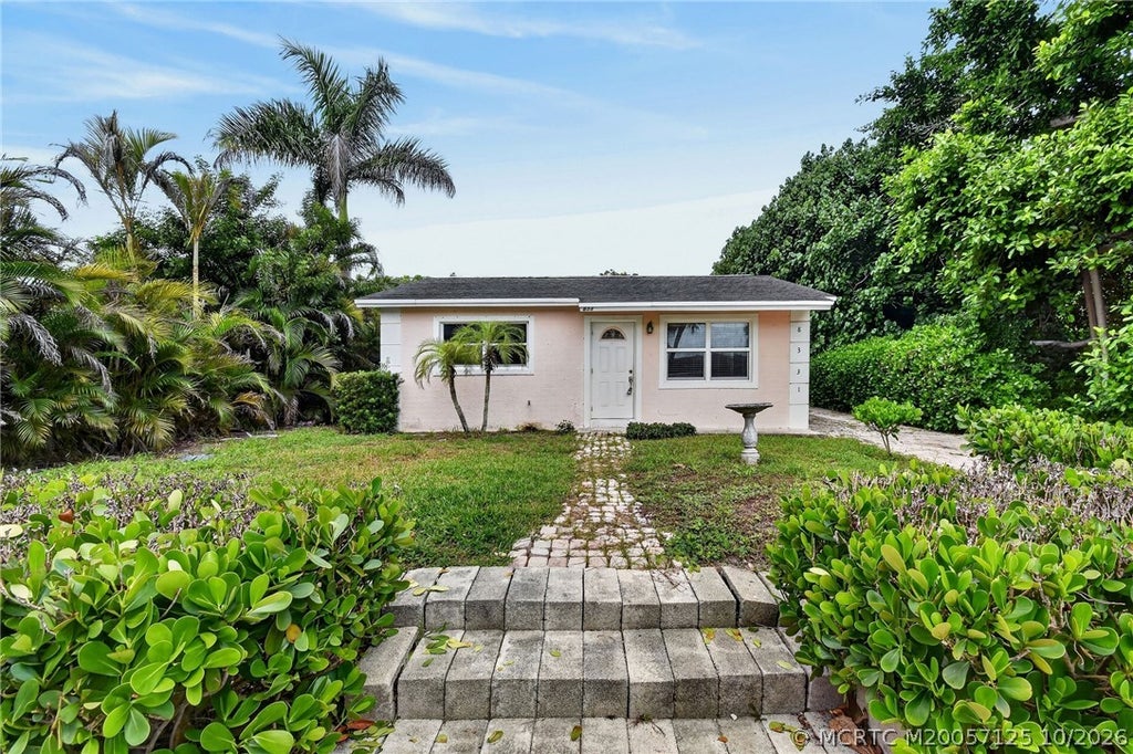 Photo of 8331 SE Lundy Street, Hobe Sound, FL 33455 (MLS # M20057125)