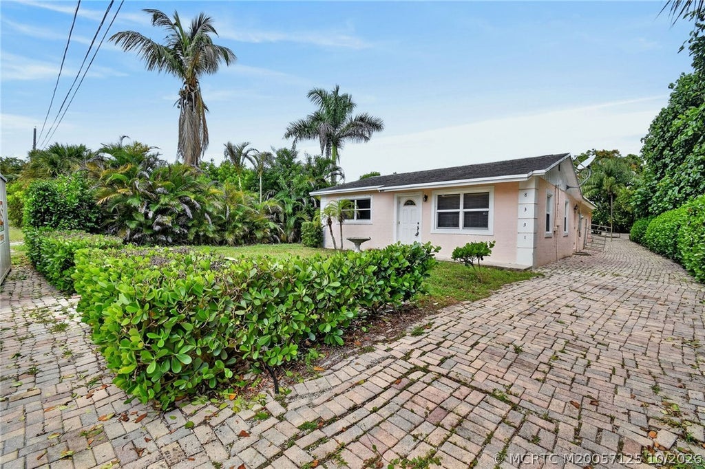 Photo of 8331 SE Lundy Street, Hobe Sound, FL 33455 (MLS # M20057125)