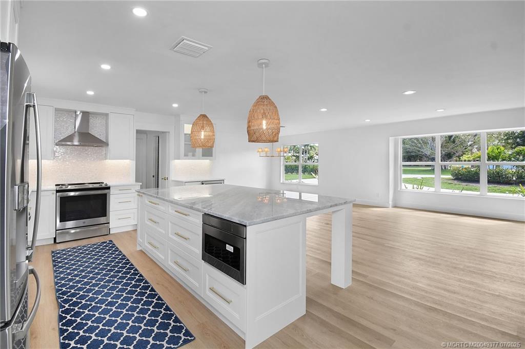 Stuart, Florida 34994, United States, 4 Bedrooms Bedrooms, ,4 BathroomsBathrooms,Residential,Active,79376