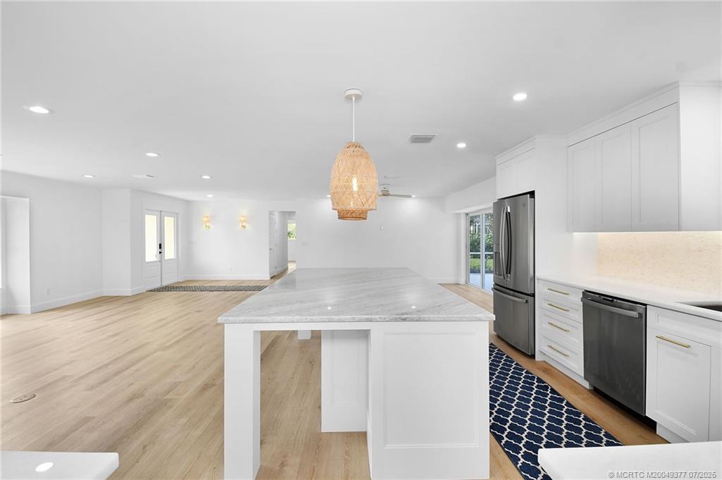 Stuart, Florida 34994, United States, 4 Bedrooms Bedrooms, ,4 BathroomsBathrooms,Residential,Active,79376