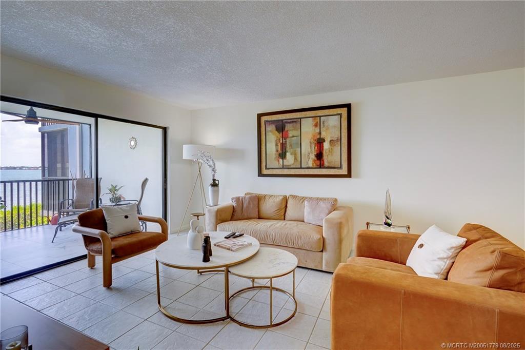 Stuart, Florida 34996, United States, 2 Bedrooms Bedrooms, ,2 BathroomsBathrooms,Residential,Active,191834