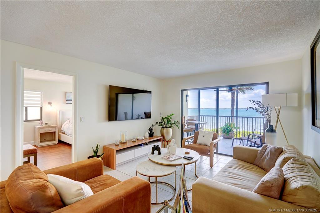 Stuart, Florida 34996, United States, 2 Bedrooms Bedrooms, ,2 BathroomsBathrooms,Residential,Active,191834